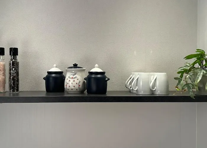 Sea View Cabin Near Senja The Yellow House 度假居 *