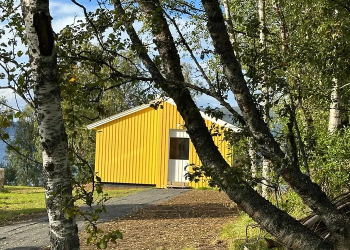 Vakantiehuis Sea View Near Senja The Yellow House Brostadbotn