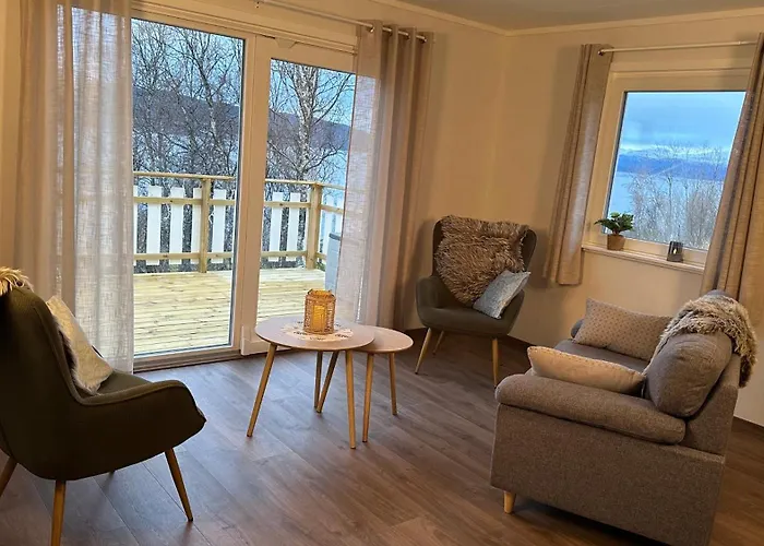 Sea View Cabin Near Senja The Yellow House * Brostadbotn