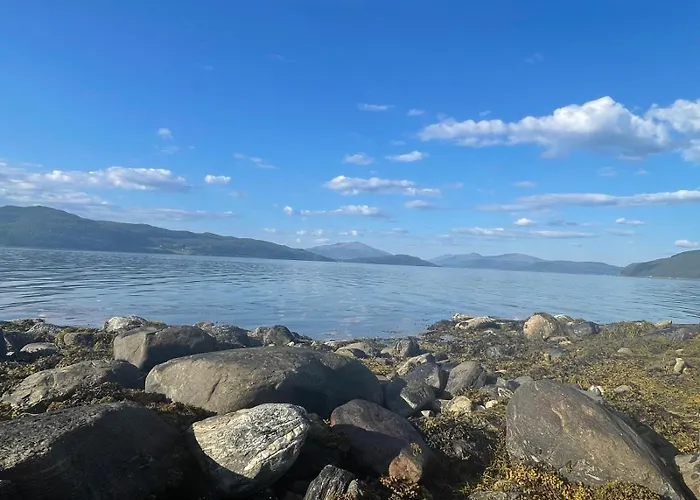Sea View Near Senja The Yellow House Vakantiehuis *